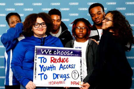 We choose... to reduce youth access to drugs. -DrugFree (18202921211)