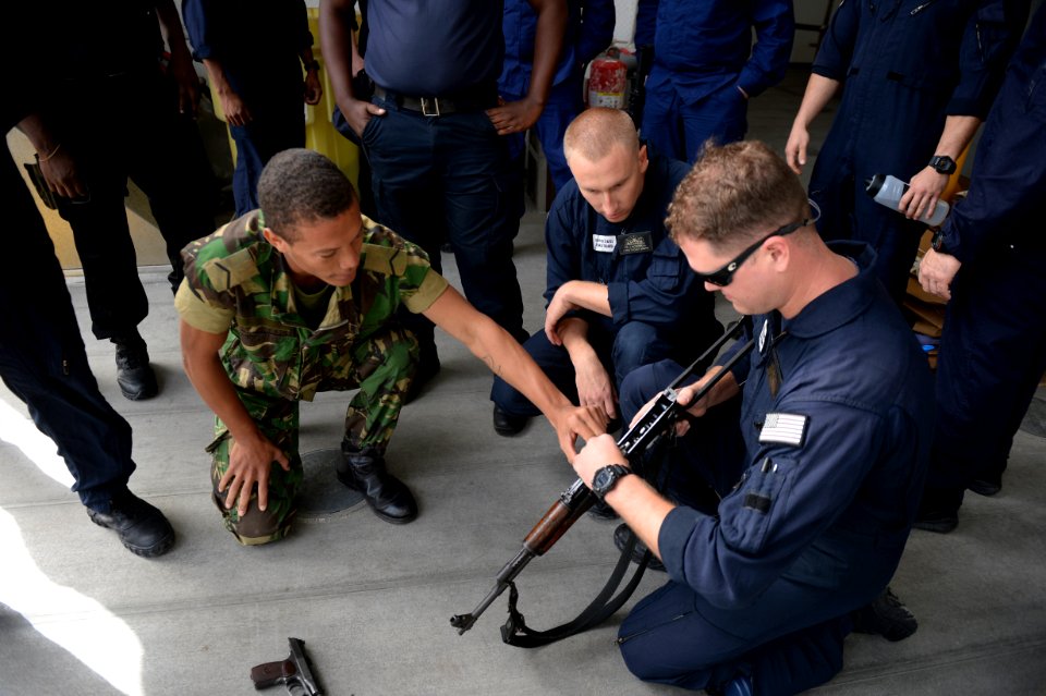 Weapons-handling drills 150114-N-RB579-110