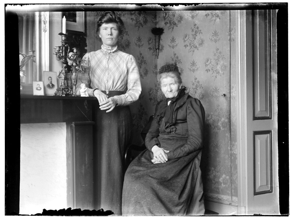 Wed HH OLie (tante Naatje) en dochter Anna foto 1 (max res)