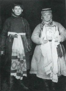 Wedded couple in street dress (Orel gov., 1908)