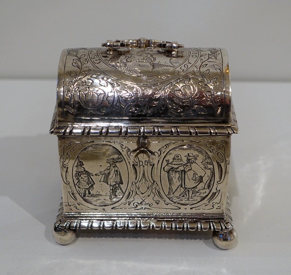 Wedding box (Knottekistje), Netherlands, 1650, silver - Peabody Essex Museum - DSC07180