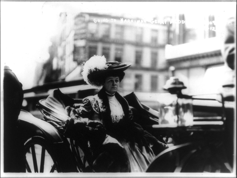 Weddings - Going to Harriman-Gerry wedding, Mar. 3, 1908 LCCN2004672385