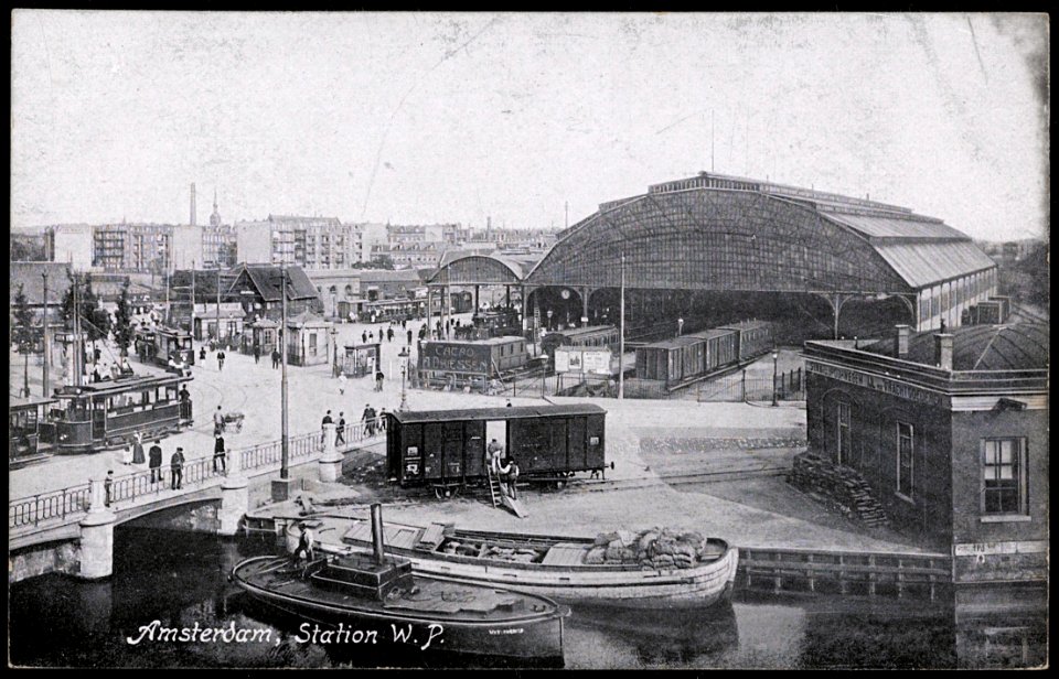 Weesperpoortstation (gesloopt eind 1939). Met Singelracht op de voorgrond. Uitgave Dr. Trenkler Co. Leipzig, Afb PRKBB00393000009