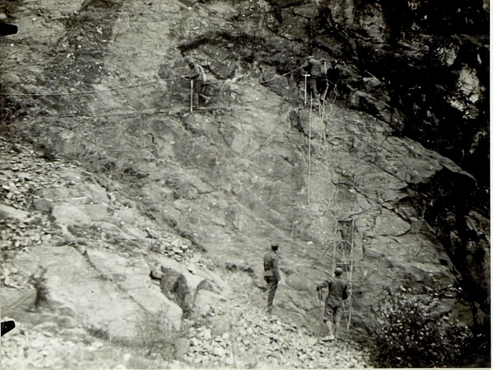 Wegbau; Schwierigkeiten deselben im Hochgebirge (BildID 15520730)