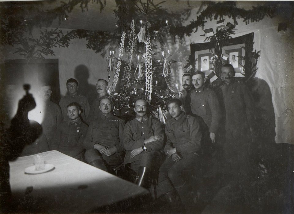 Weihnachten 1917 bei der K.V.Stelle 1-1 in Felsölok (BildID 15657300)