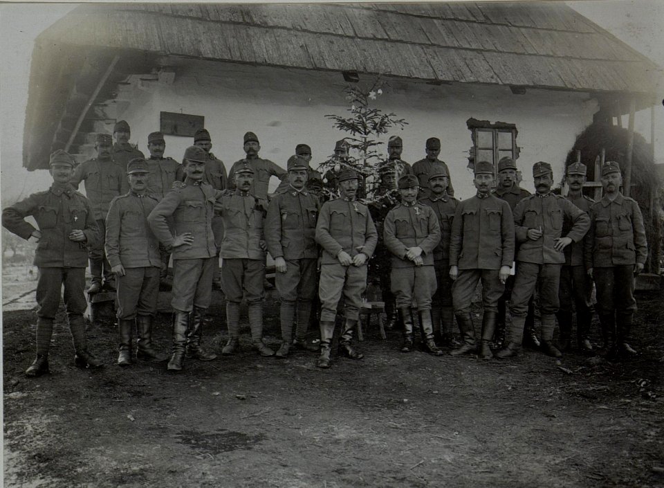 Weihnachten im Felde 1916.Stabskomnagnie der 12.J.D. in Neagra Sarulin. (BildID 15452099)