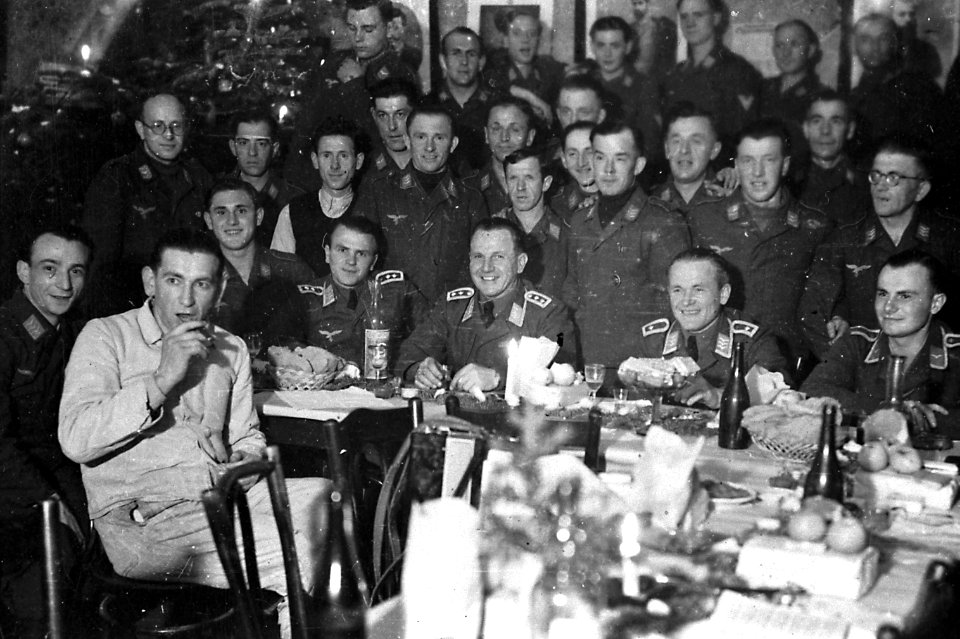 Weihnachtsfeier 1944 hg