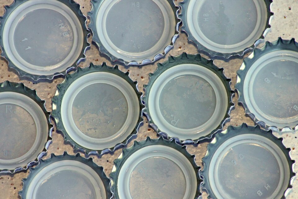 Bottle sheet crown shaped