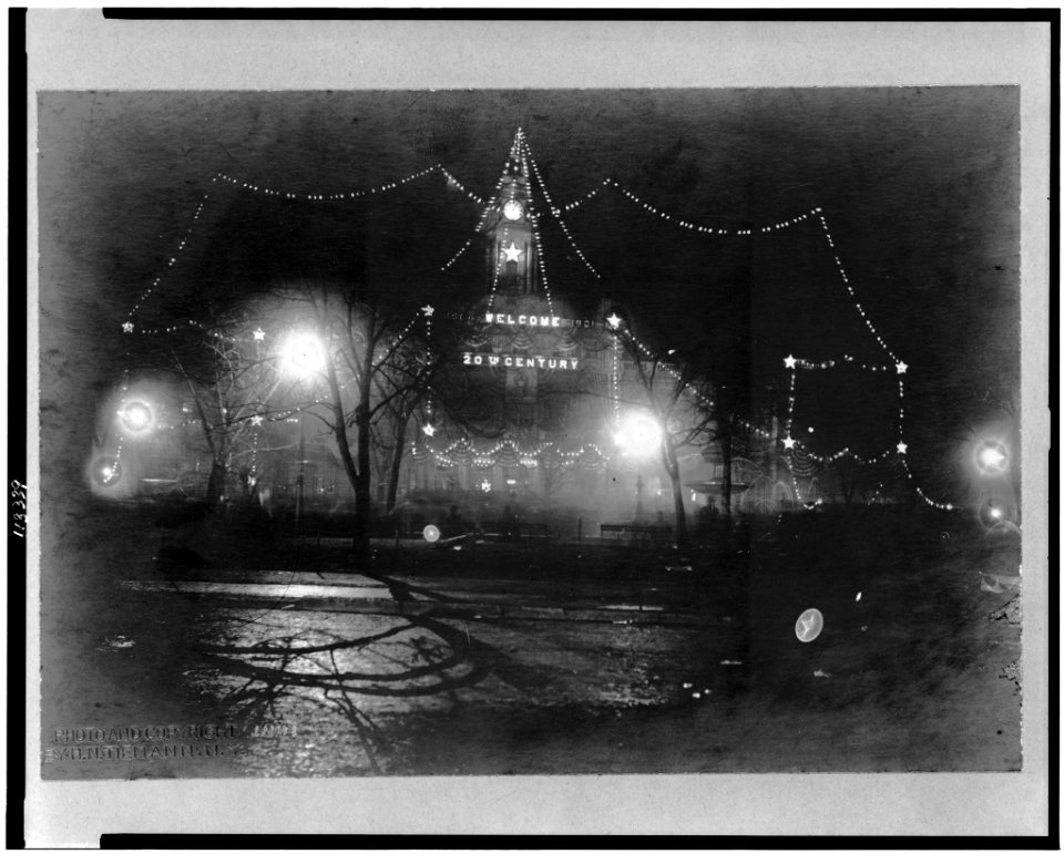 Welcoming the Twentieth Century by illumination of City Hall LCCN95503664