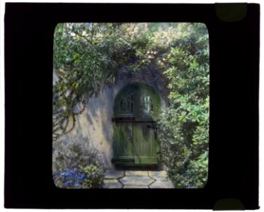 Wellington Stanley Morse house, 450 South San Rafael Avenue, San Rafael Heights, Pasadena, California. Garden gate LCCN2008679232