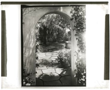 Wellington Stanley Morse house, 450 South San Rafael Avenue, San San Rafael Heights, Pasadena, California. Courtyard LCCN2008680118