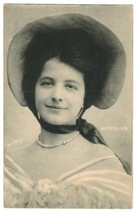 WENDLING, Georgette Sin datos. Opéra. Photo Ogerau b