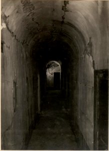 Werk Hermann. Gang zu den Mannschaftsräumen.Aufgenommen am 2.5.1916. (BildID 15475209)