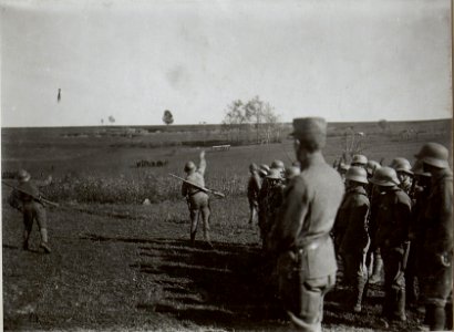 Werfen von Handgranaten Infanterieregiment 1 (BildID 15654360)
