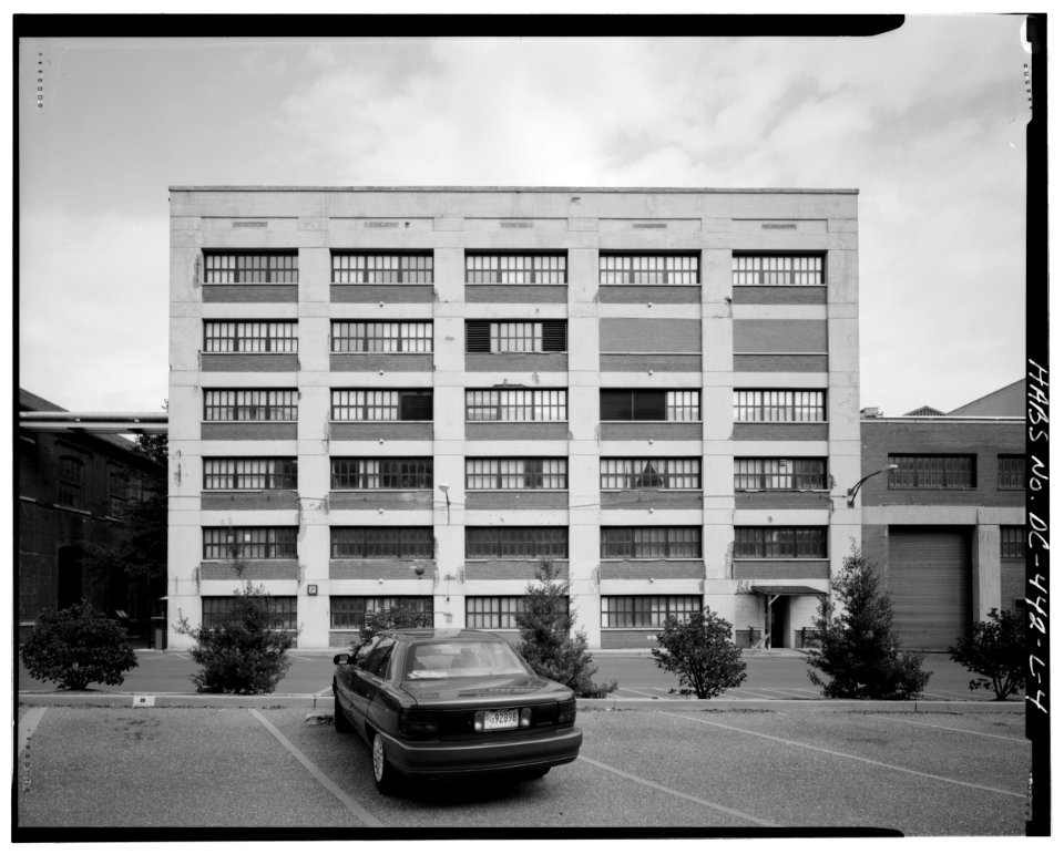 West elevation looking east navy yeard building 143
