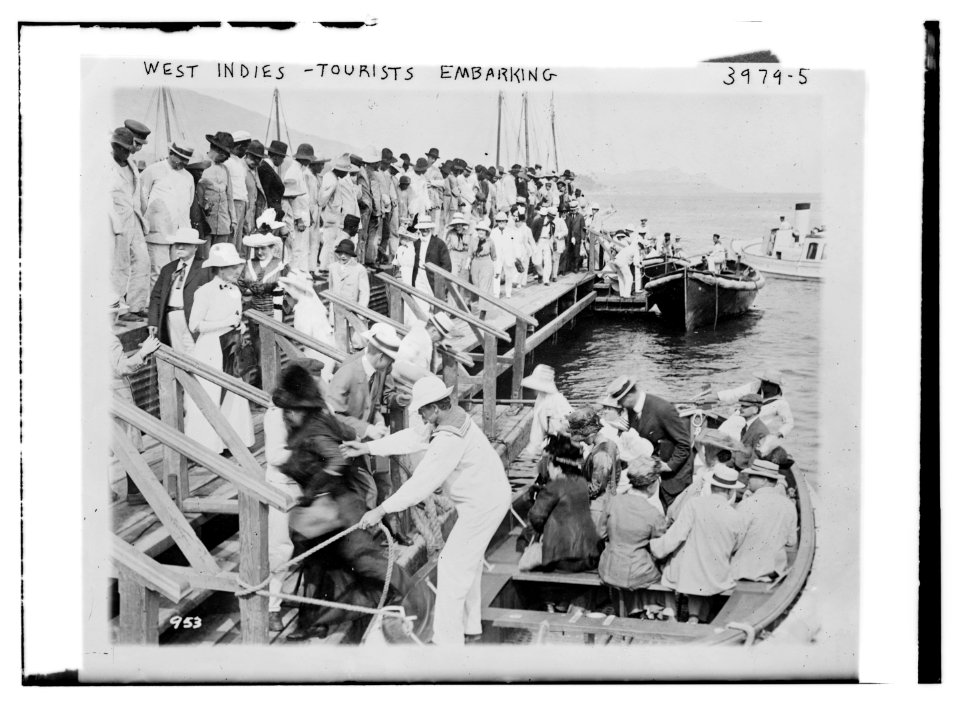 West Indies, tourists embarking LCCN2014702756