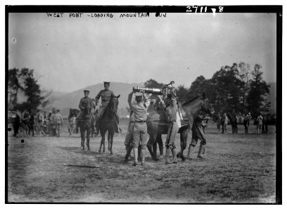West Point - Loading Mt. Gun LCCN2014693155