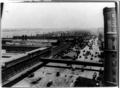 West St. and North River piers, New York City LCCN91481687