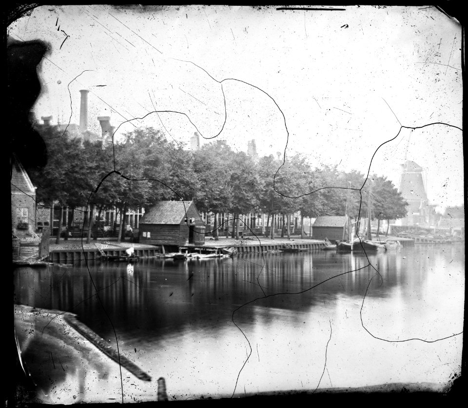 Westerdok, Gezien naar de Zandhoek, rechts korenmolen De Bok, (max res)