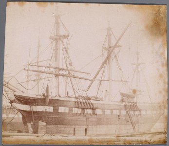 Westerdok, Het fregat Prins Maurits met de raas van de fokkemast gebrast en de raas van de grote mast gekaaid foto 3 (max res) photo