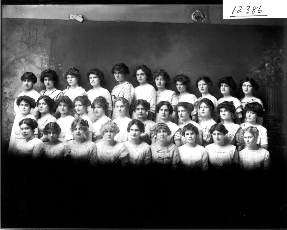 Western College Agora Club 1913 (3199685757)