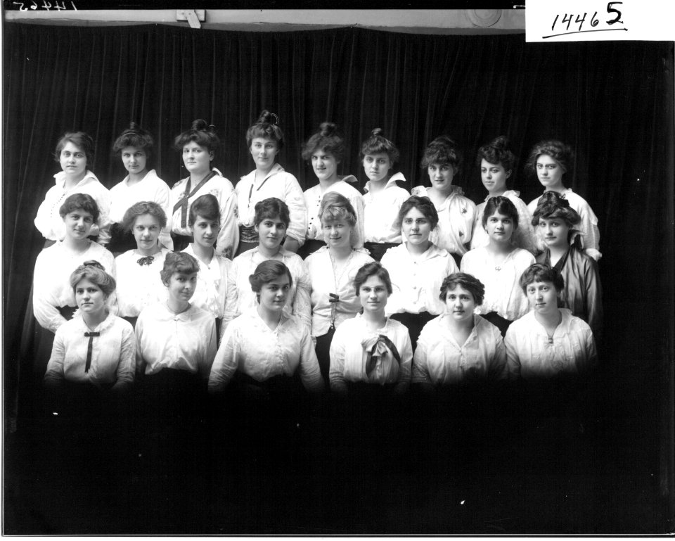 Western College Agora Club 1915 (3200538706)