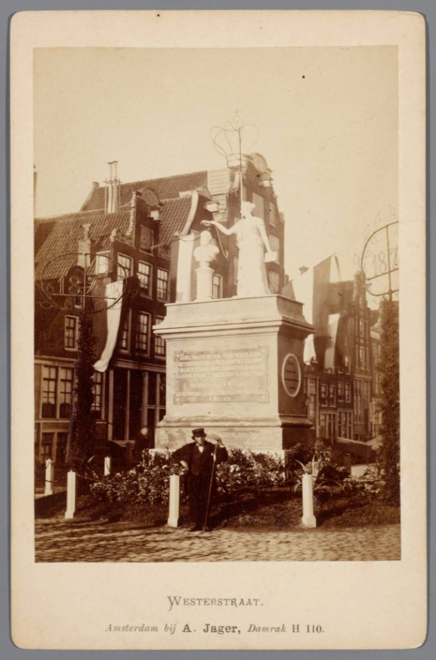 Westerstraat Versiering opgericht ter gelegenheid van het 25-jarig regeringsjubileum van koning Willem III 010005002013