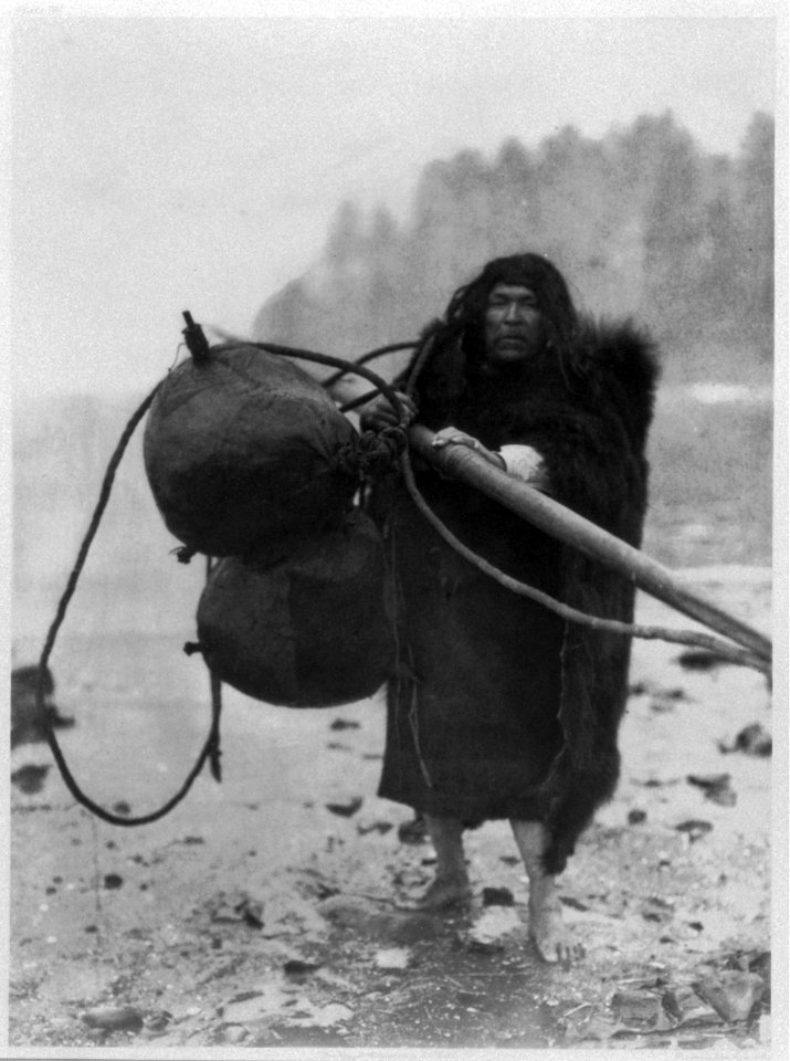 Whaler - Makah LCCN2003670921