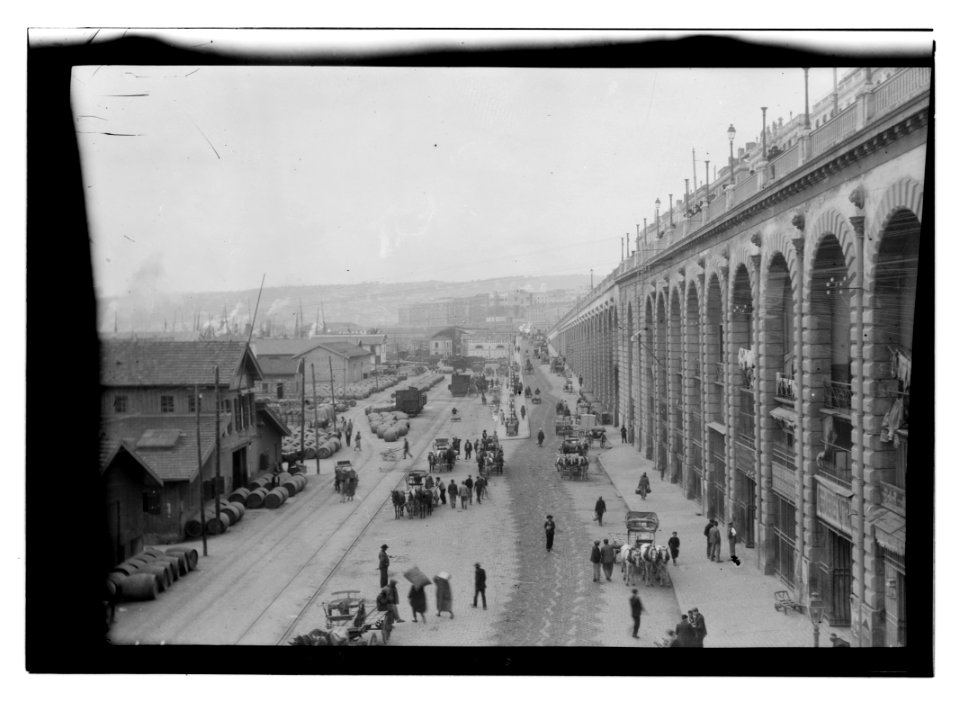 Wharf at Algiers LCCN2014707264