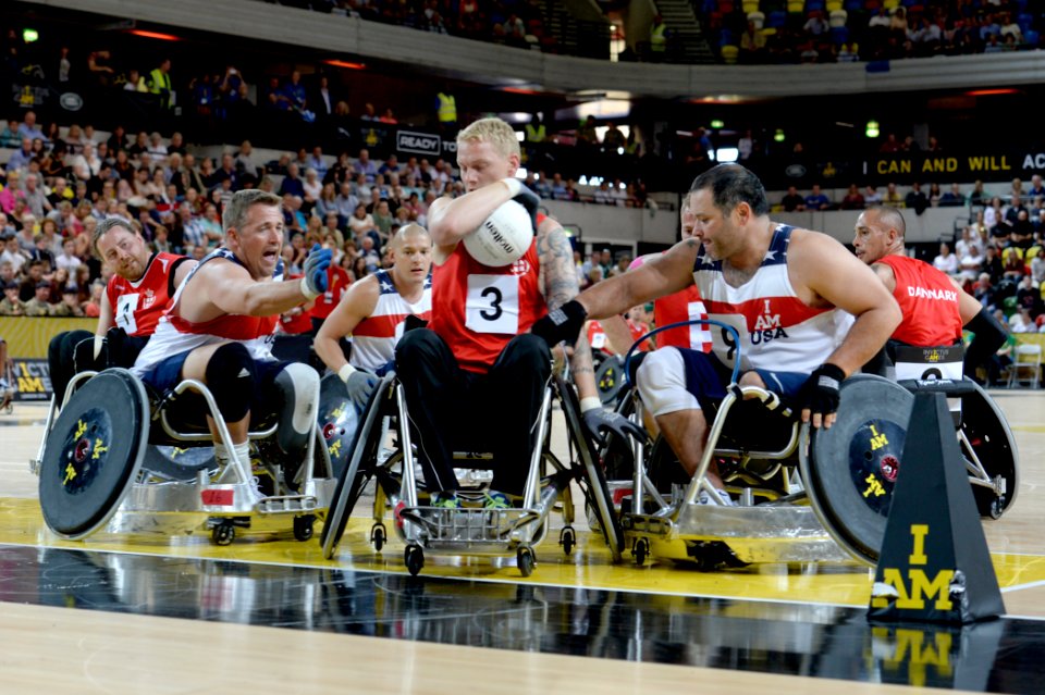 Wheelchair rugby at Invictus Games 140912-N-PW494-720