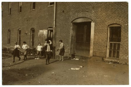 When the whistle blows. Closing hour at Danville (Va.) Cigarette Factory. LOC nclc.04753