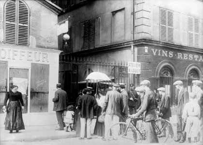 Where bomb fell in Rue Des Recollets (LOC)