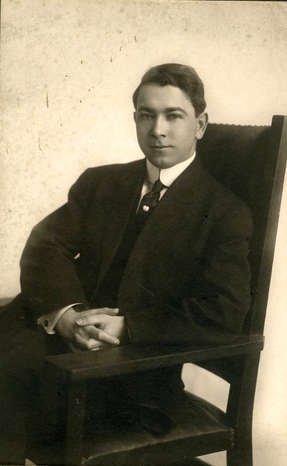 Whitaker Ray, stage actor (SAYRE 8799)