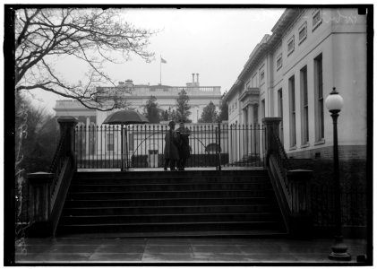 WHITE HOUSE GATE LOC hec.08174