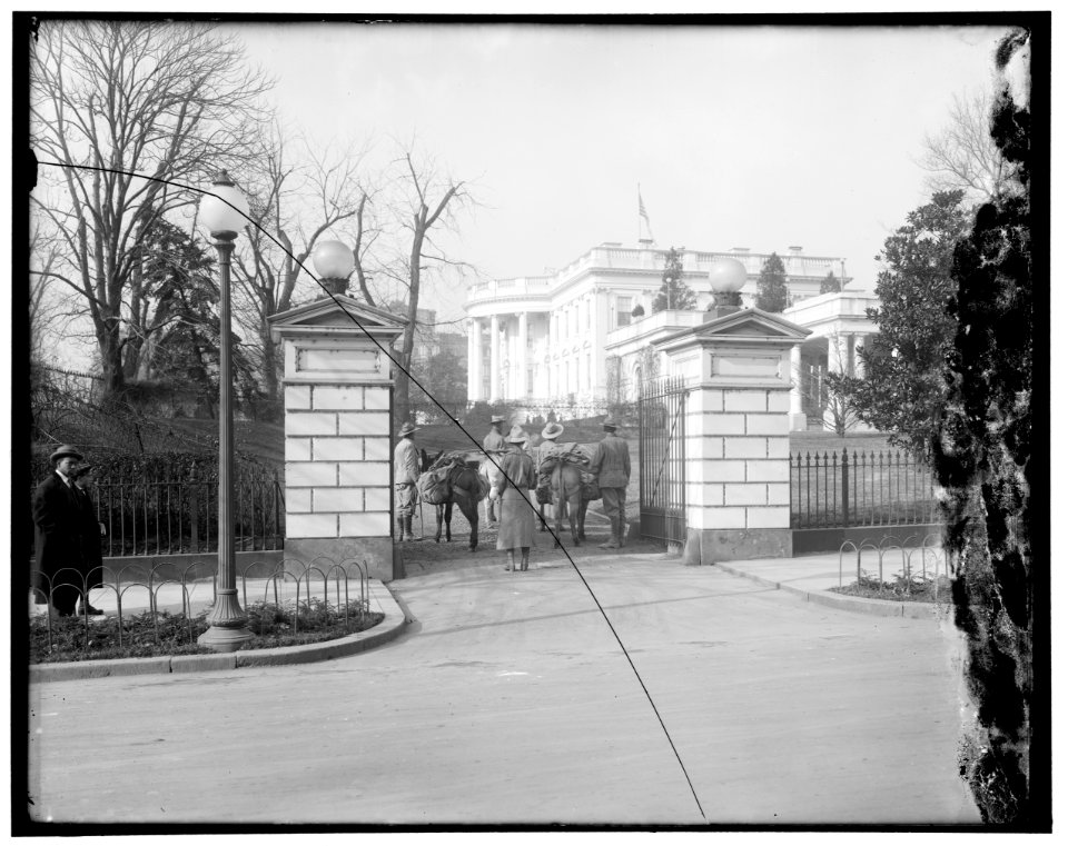 White House gate LOC hec.13421