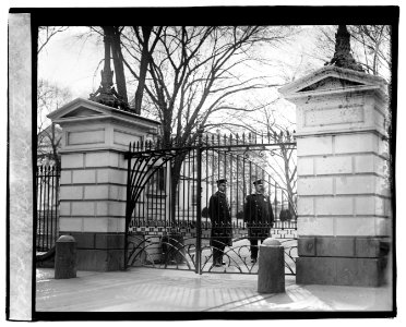 White House gate LOC npcc.03535