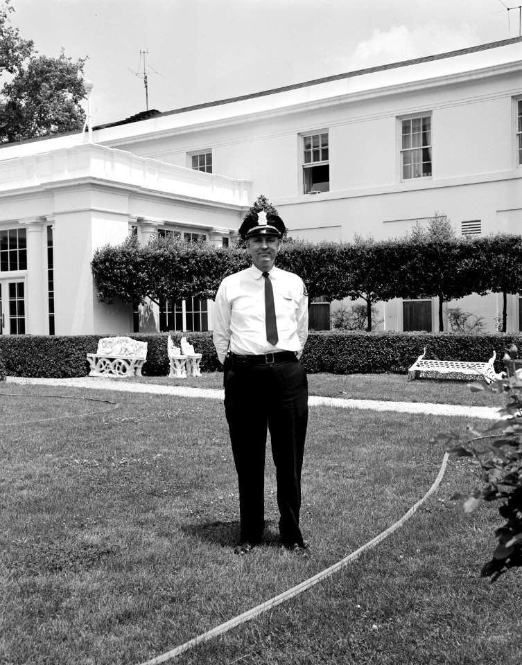 White House Police Officer Rodman (14006744357)