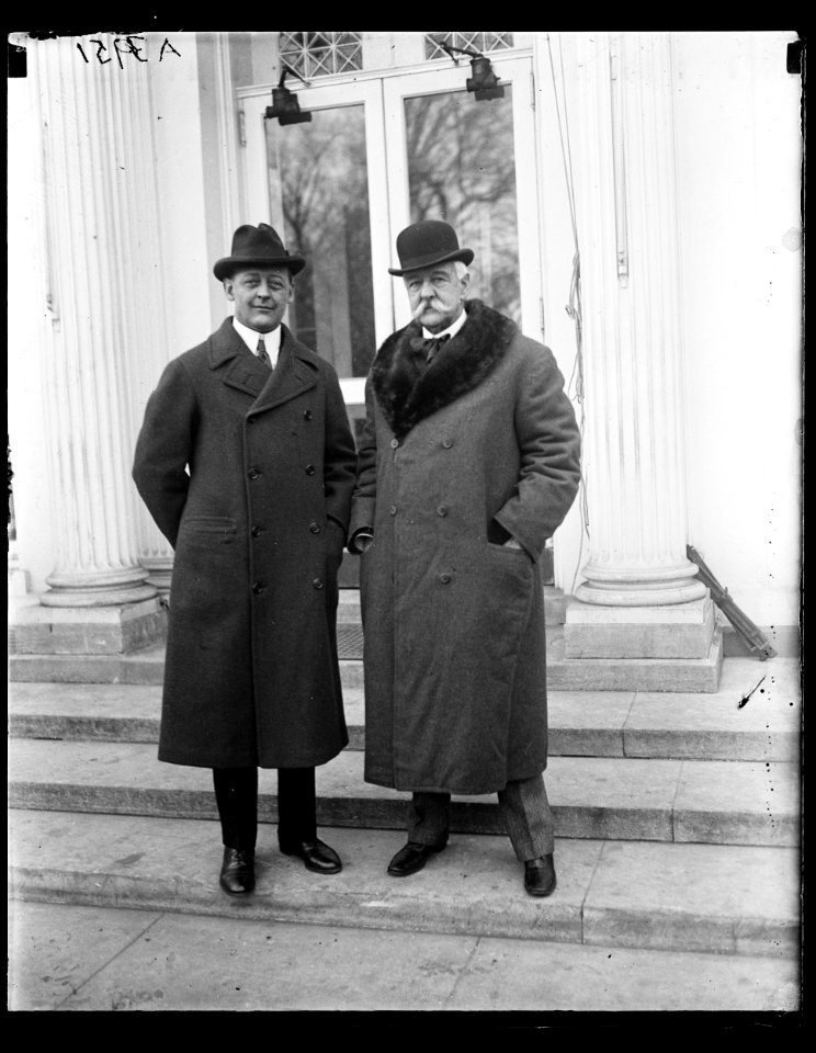 White House visitors, Washington, D.C. LCCN2016891150