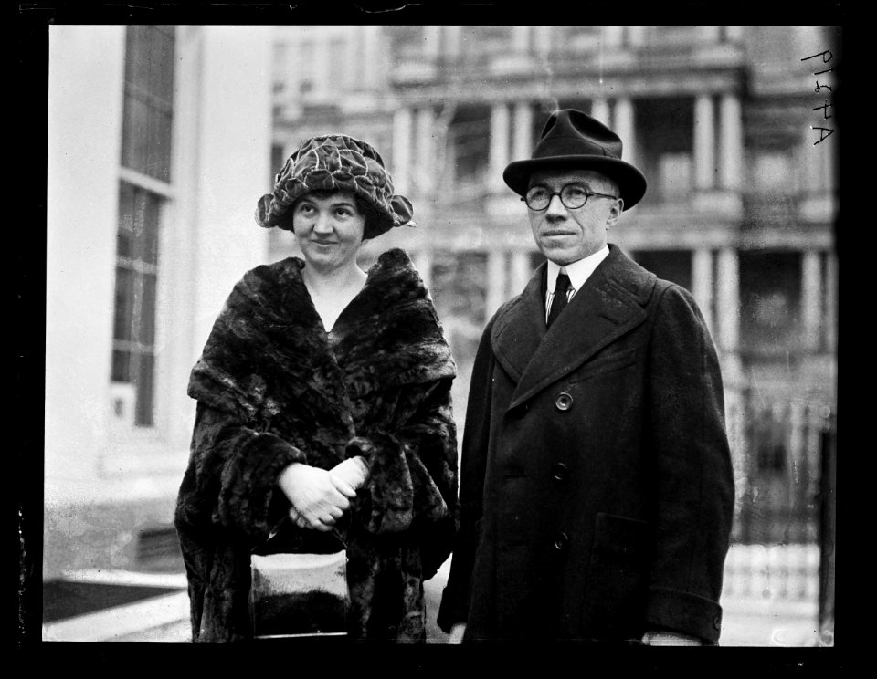 White House visitors. Washington, D.C. LCCN2016891310
