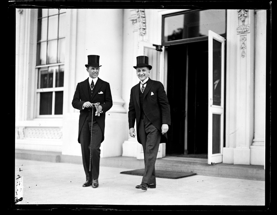 White House visitors. Washington, D.C. LCCN2016891436