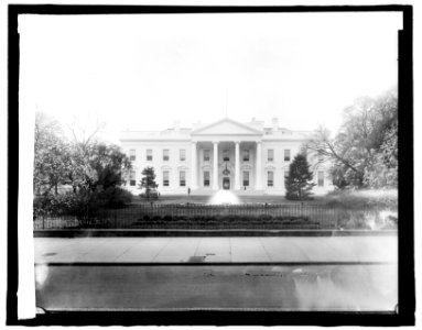White House, (Washington, D.C.) LCCN2016825999