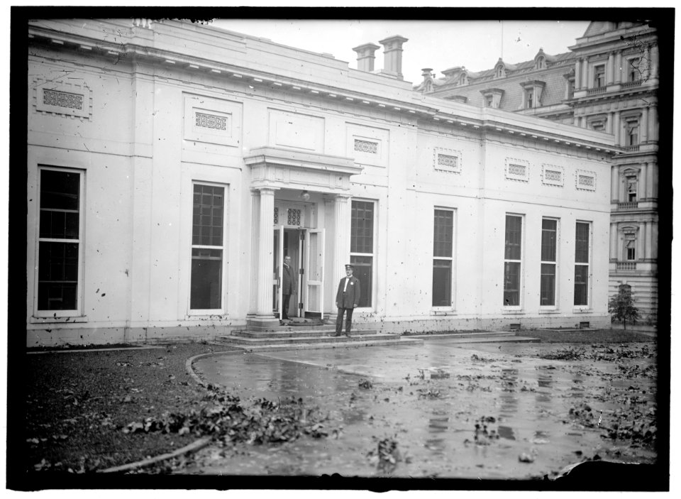 White House) STORM DAMAGE LOC hec.02989