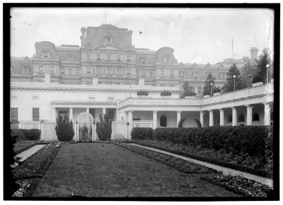 White House, Southwest garden, which replaced the West Colonial garden. View to tent at eastern end LCCN2016865465