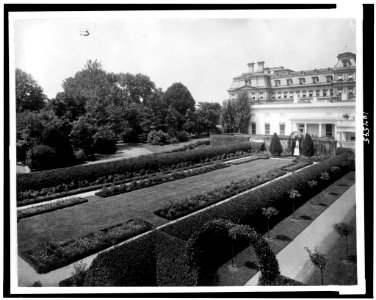 White House, West Colonial Garden (i.e. Southwest rose garden, which replaced the West Colonial Garden) LCCN91794784