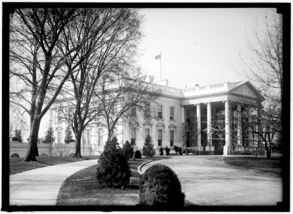 WHITE HOUSE. SCAFFOLDING ON NORTH PORTICO AND EAST SIDE LOC hec.05615