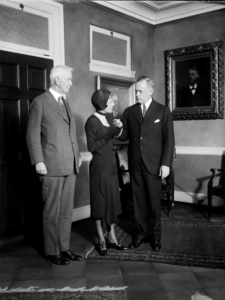 Widow of noted flyer receives medal Commandant of the US Marine Corps and Ass SecNav 1930