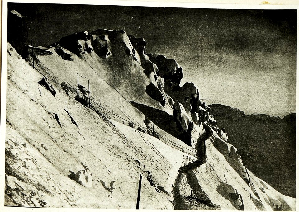 Wie Nr, 3242. Ricoveri e strada nell'alta Val Raccolana. (BildID 15500218)