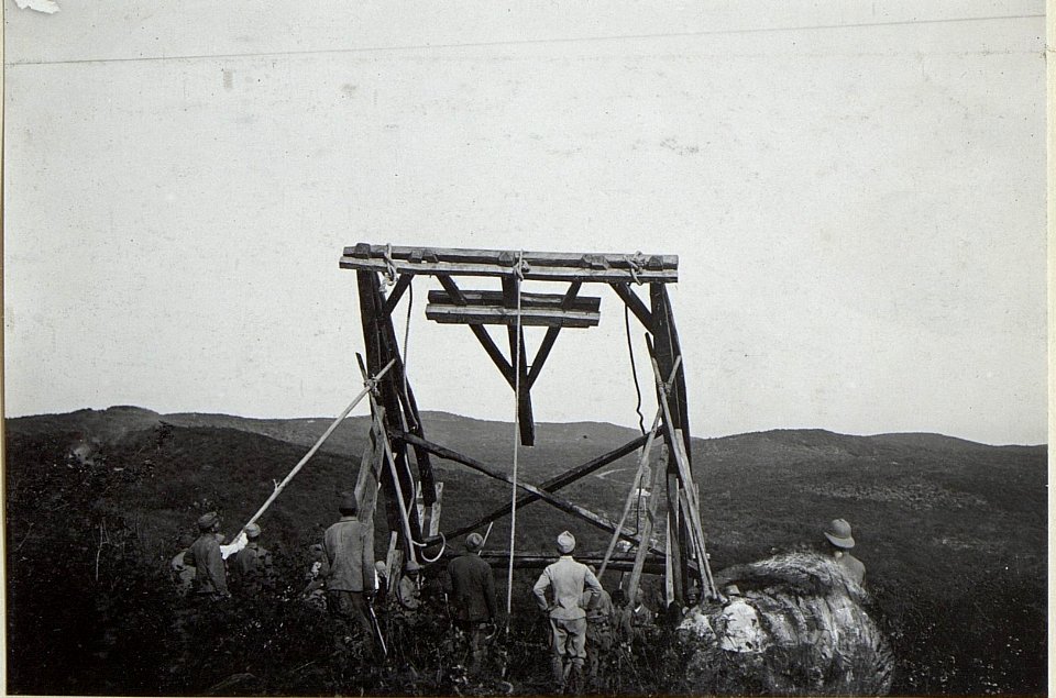 Wie Nr, 113, Aufstellen einer Spannstation. (BildID 15675319)