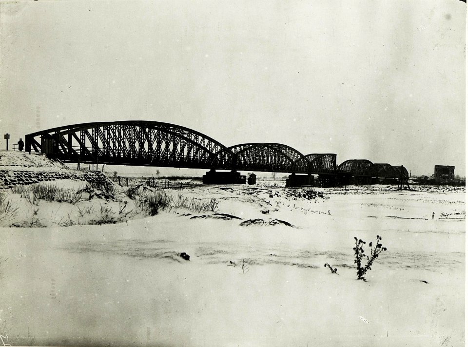 Wiederhergestellete Brücke über den Stryj. (BildID 15591342)