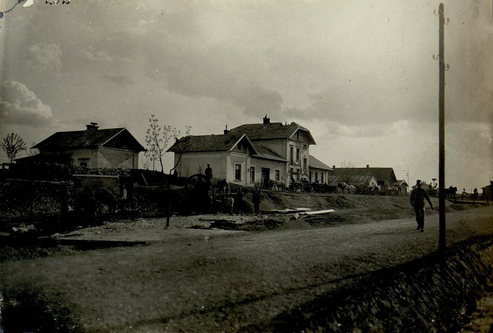 Wieder erbautes Bahnhofsgebäude in Podhajce. (BildID 15522036)